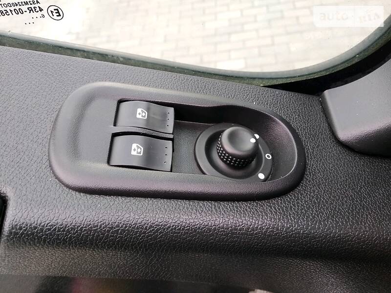 Вантажопасажирський фургон Renault Master 2017 в Броварах