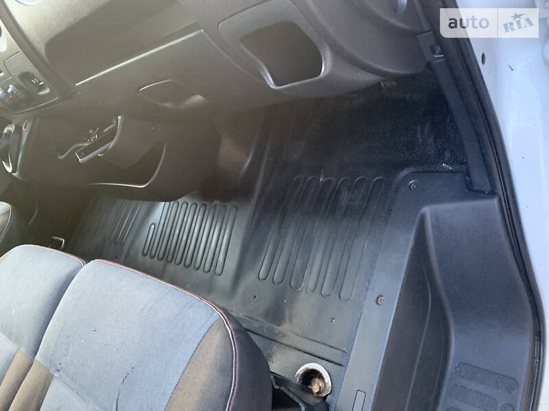Вантажопасажирський фургон Renault Master 2010 в Києві