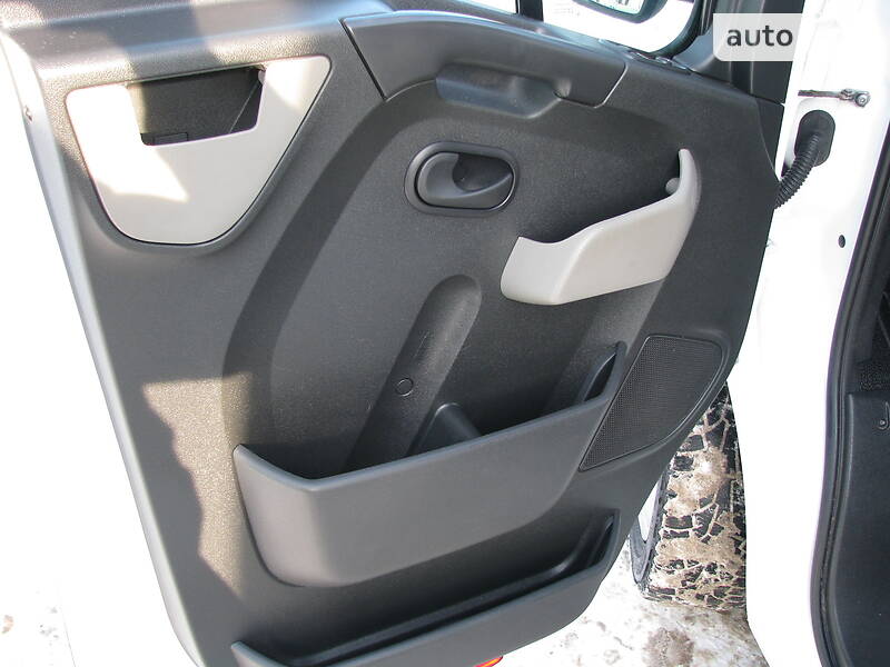 Грузовой фургон Renault Master 2015 в Киеве