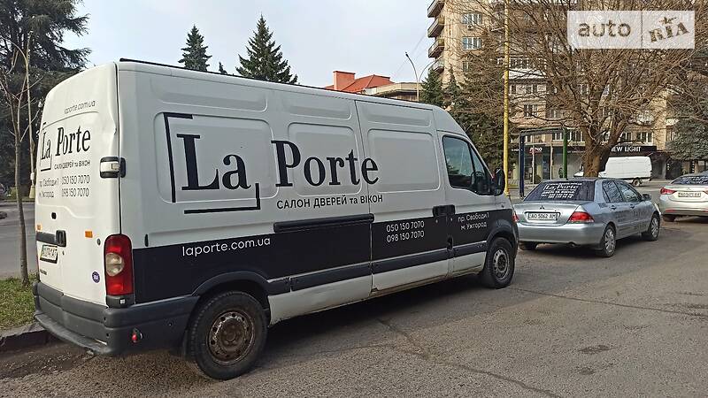Вантажний фургон Renault Master 2009 в Ужгороді