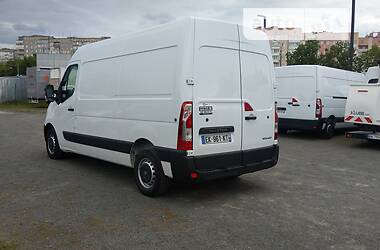 Вантажний фургон Renault Master 2017 в Рівному