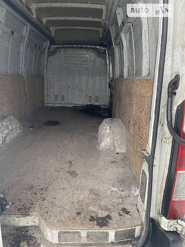 Грузовой фургон Renault Master 2012 в Житомире