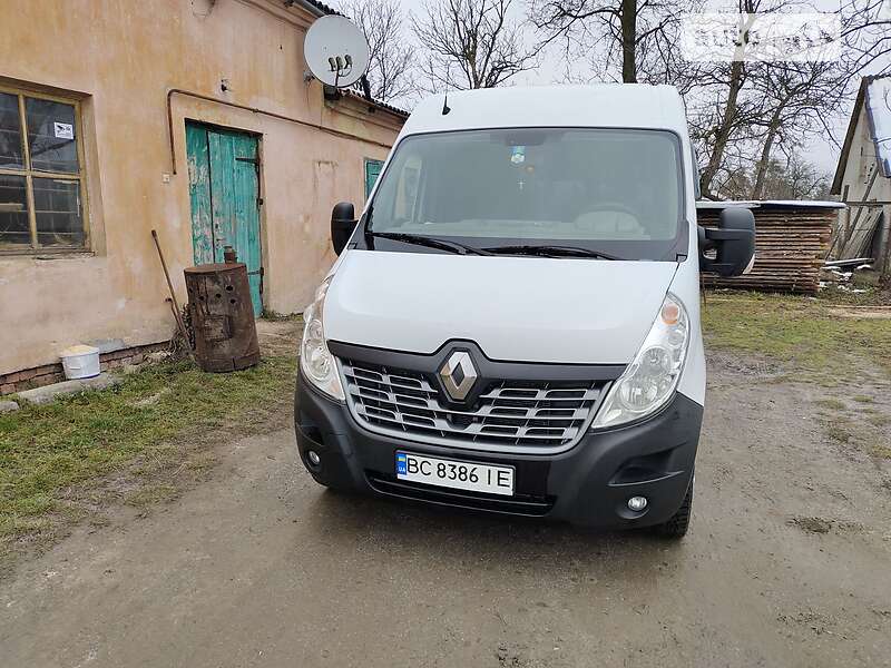 Вантажопасажирський фургон Renault Master 2015 в 