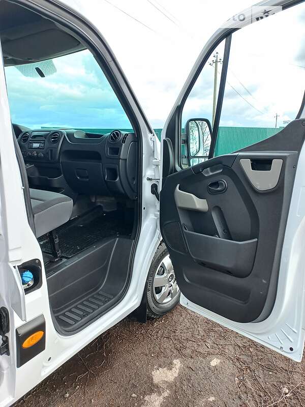 Грузовой фургон Renault Master 2018 в Дубно