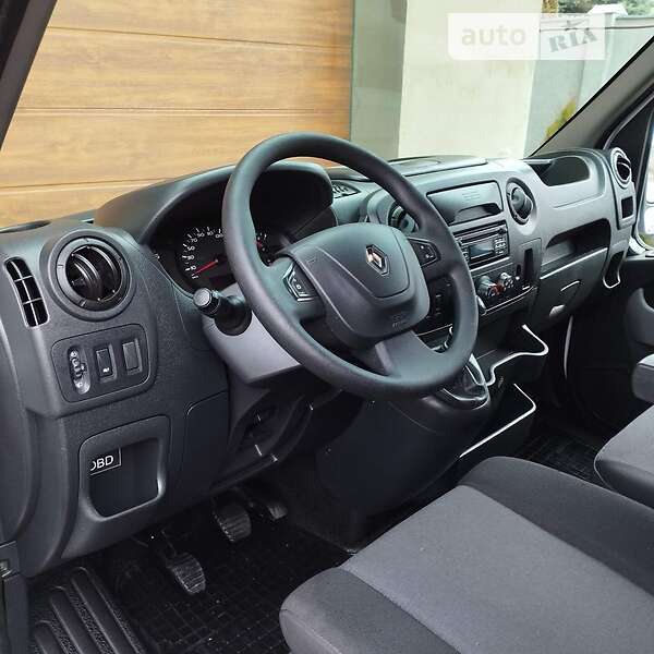 Грузовой фургон Renault Master 2018 в Дубно