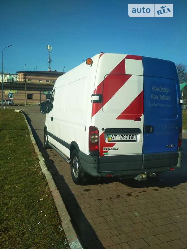Вантажний фургон Renault Master 2004 в Калуші