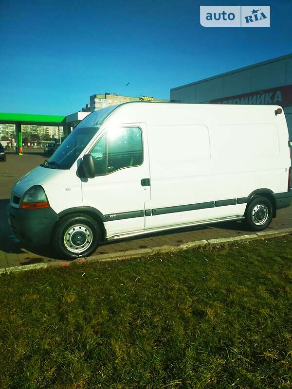 Вантажний фургон Renault Master 2004 в Калуші