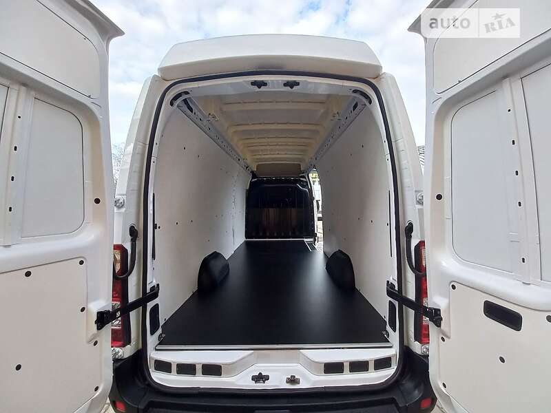 Грузовой фургон Renault Master 2018 в Дубно