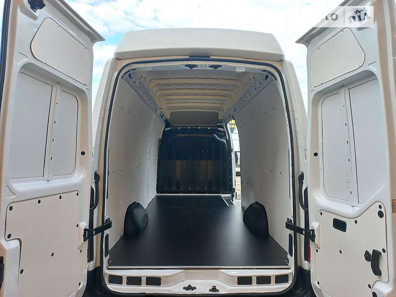 Грузовой фургон Renault Master 2018 в Дубно