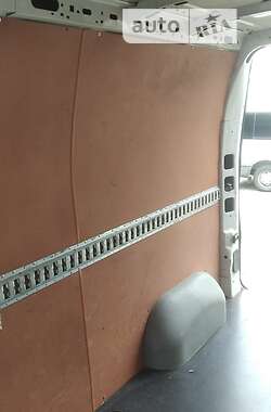 Грузовой фургон Renault Master 2015 в 