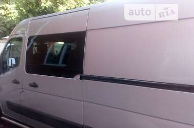 Грузовой фургон Renault Master 2011 в 