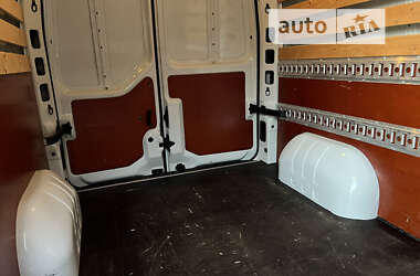 Грузовой фургон Renault Master 2016 в 