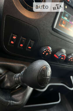 Грузовой фургон Renault Master 2016 в 