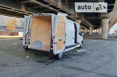 Грузовой фургон Renault Master 2019 в 