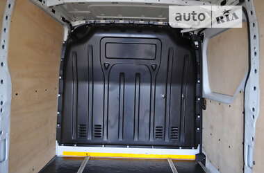 Грузовой фургон Renault Master 2016 в 