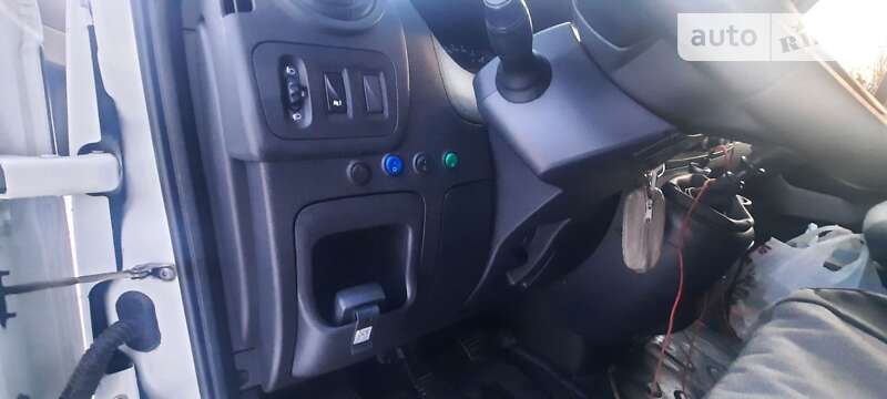 Автовоз Renault Master 2016 в Ровно