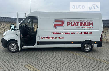 Вантажний фургон Renault Master 2011 в Львові