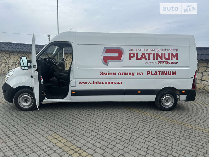 Вантажний фургон Renault Master 2011 в Львові