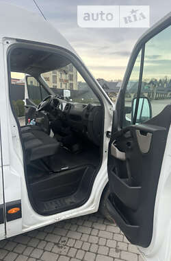 Вантажний фургон Renault Master 2011 в Львові