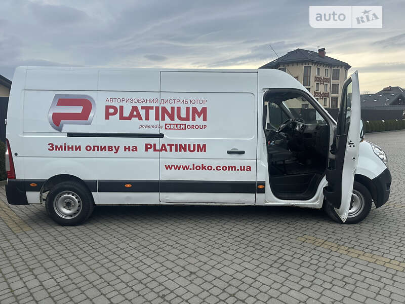 Вантажний фургон Renault Master 2011 в Львові