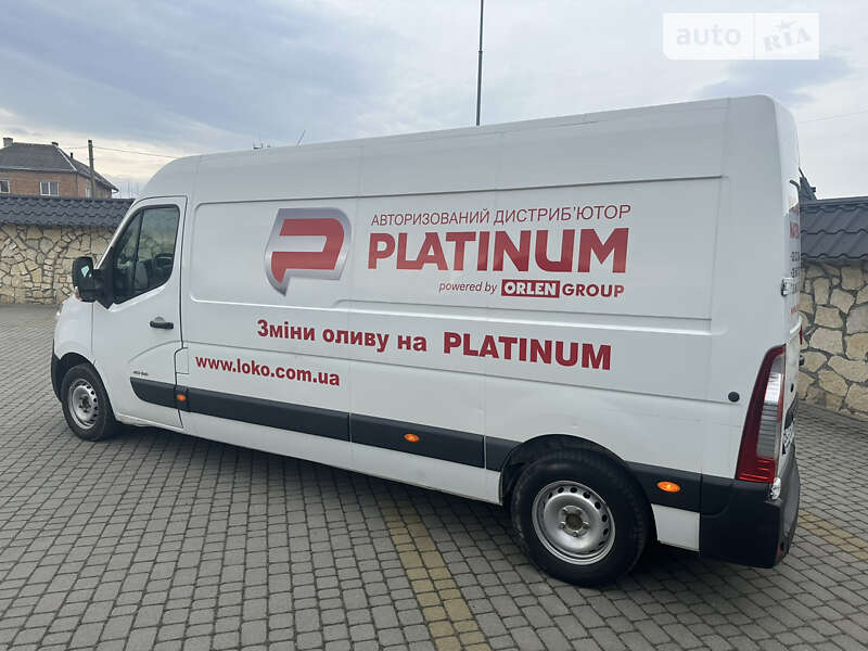 Вантажний фургон Renault Master 2011 в Львові