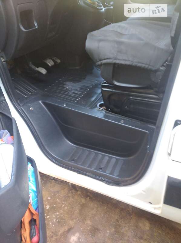 Вантажний фургон Renault Master 2015 в Рівному
