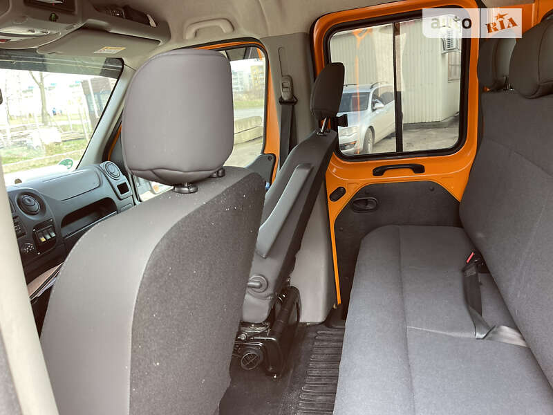 Автовоз Renault Master 2016 в Чернівцях