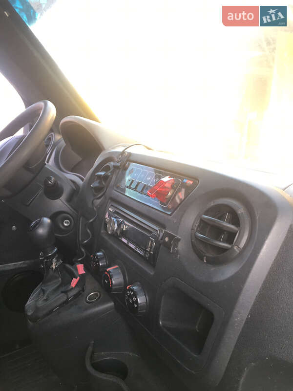 Броньований автомобіль Renault Master 2014 в Києві