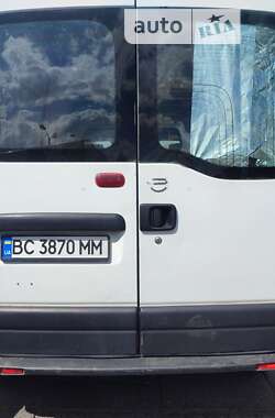 Вантажний фургон Renault Master 2003 в Львові