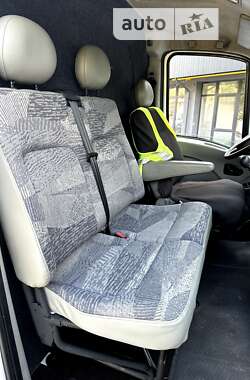 Вантажний фургон Renault Master 2005 в Львові