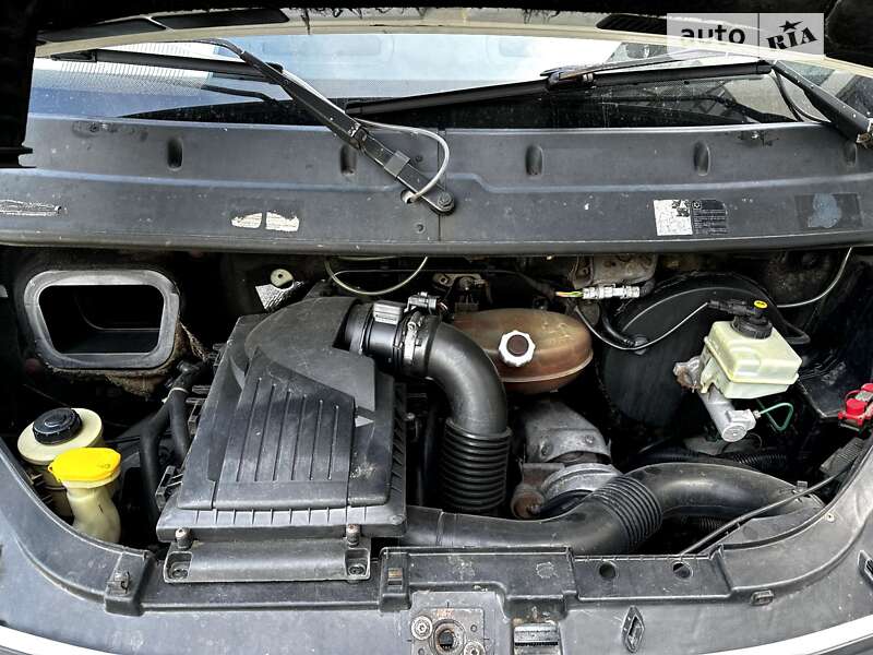 Вантажний фургон Renault Master 2005 в Львові