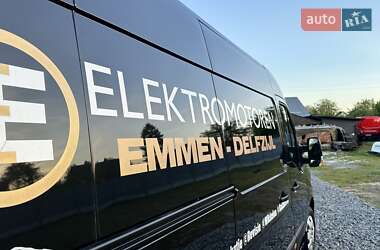 Вантажний фургон Renault Master 2020 в Рівному