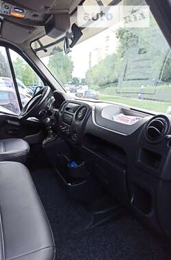 Грузовой фургон Renault Master 2012 в Львове