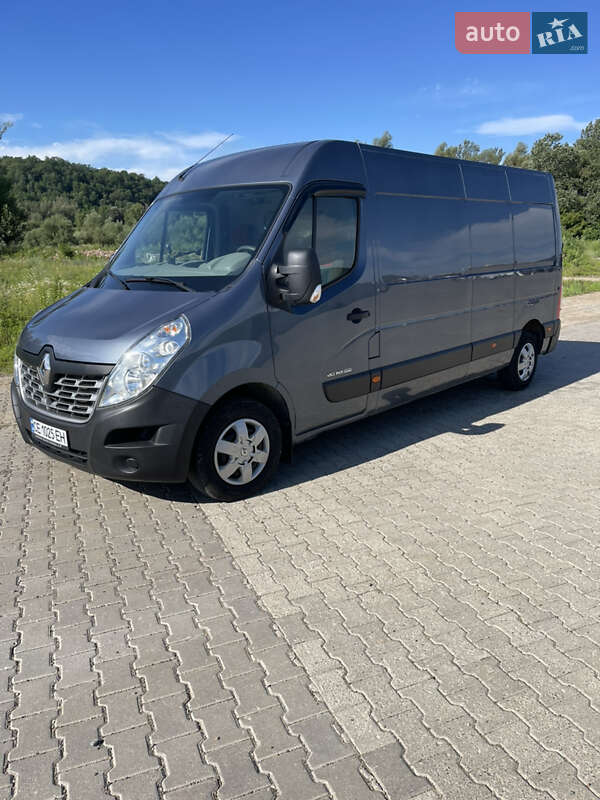 Вантажний фургон Renault Master 2017 в Чернівцях