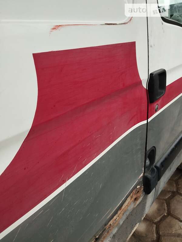 Вантажний фургон Renault Master 1999 в Сторожинці
