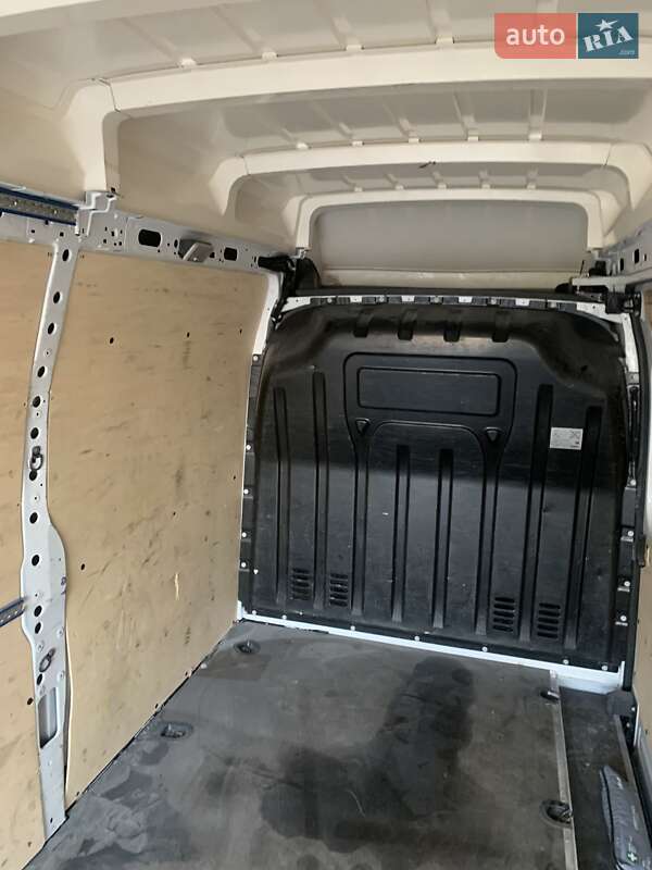 Вантажний фургон Renault Master 2020 в Бориславі