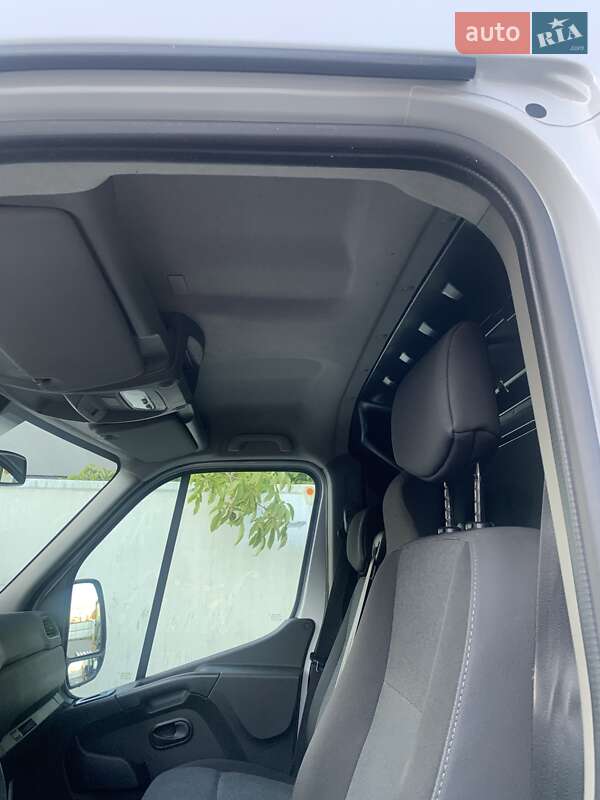 Вантажний фургон Renault Master 2020 в Бориславі