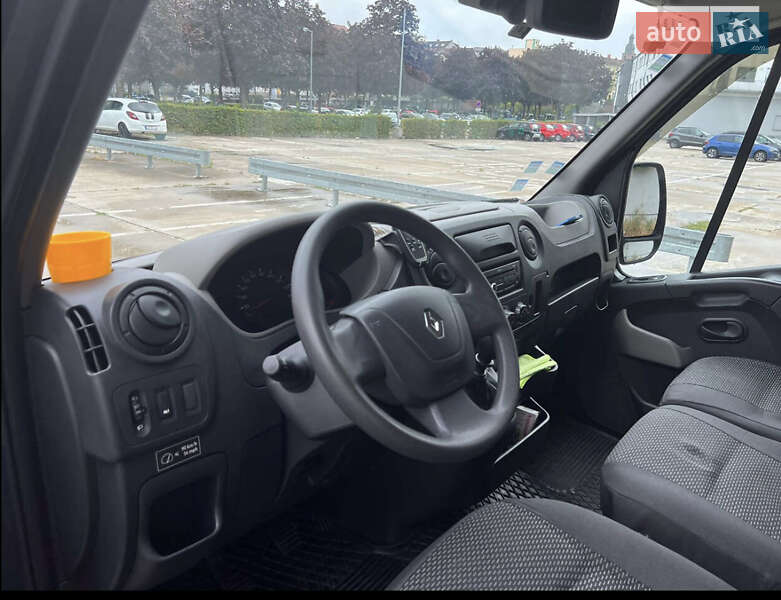 Грузовой фургон Renault Master 2015 в Мерефа