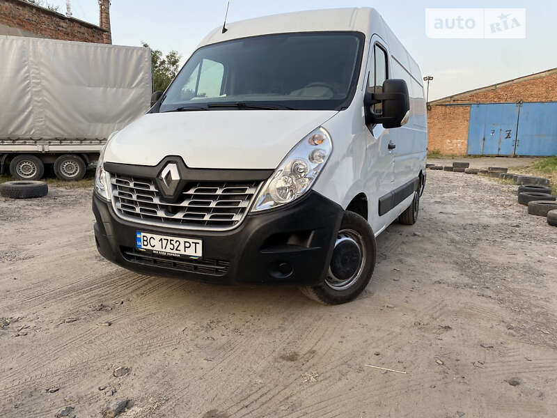 Вантажний фургон Renault Master 2017 в Львові