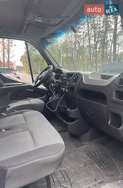 Грузовой фургон Renault Master 2012 в 