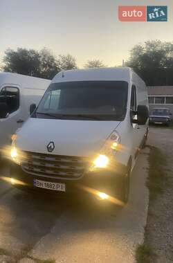 Грузовой фургон Renault Master 2012 в 