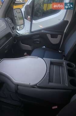Грузовой фургон Renault Master 2012 в 