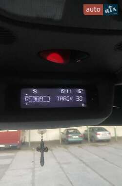 Грузовой фургон Renault Master 2012 в 