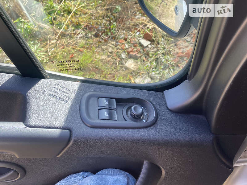 Вантажний фургон Renault Master 2019 в Львові