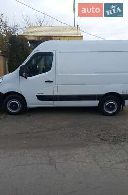 Вантажний фургон Renault Master 2015 в Мукачевому