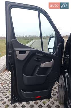 Грузовой фургон Renault Master 2015 в 
