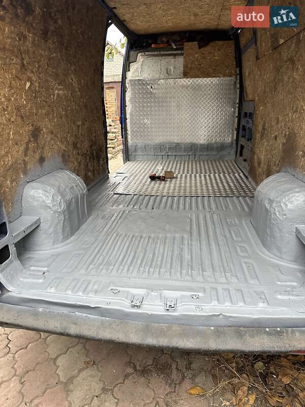 Грузовой фургон Renault Master 2009 в Славянске