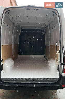 Вантажний фургон Renault Master 2021 в 