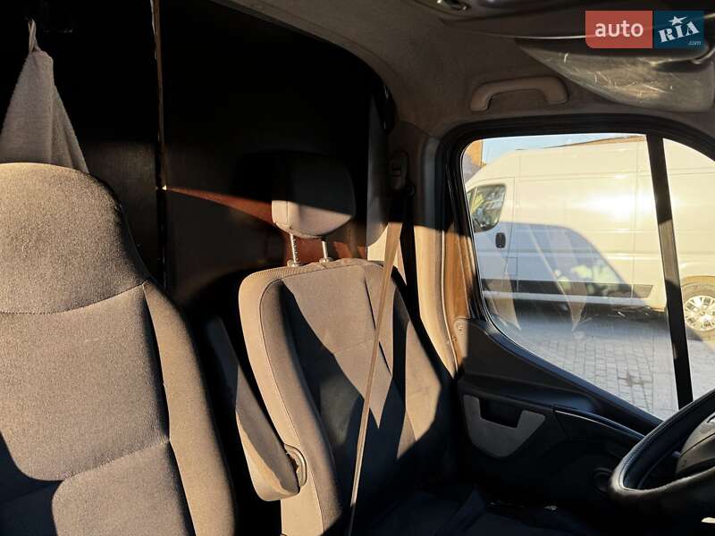 Вантажний фургон Renault Master 2014 в Львові фото 3 Вантажний фургон Renault Master 2014 в Львові