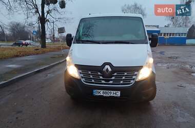 Грузовой фургон Renault Master 2017 в Остроге